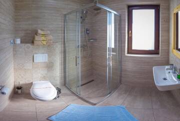 Фото номера Двухместный номер Делюкс с 1 кроватью и балконом Гостевой дом Villa Montana Borsec г. Борсек 8